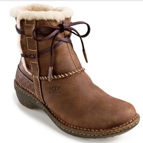 UGG | Shoes | Retired Ugg Cove Boots In 